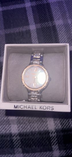 Michael Kors Slivery Crystal Watch