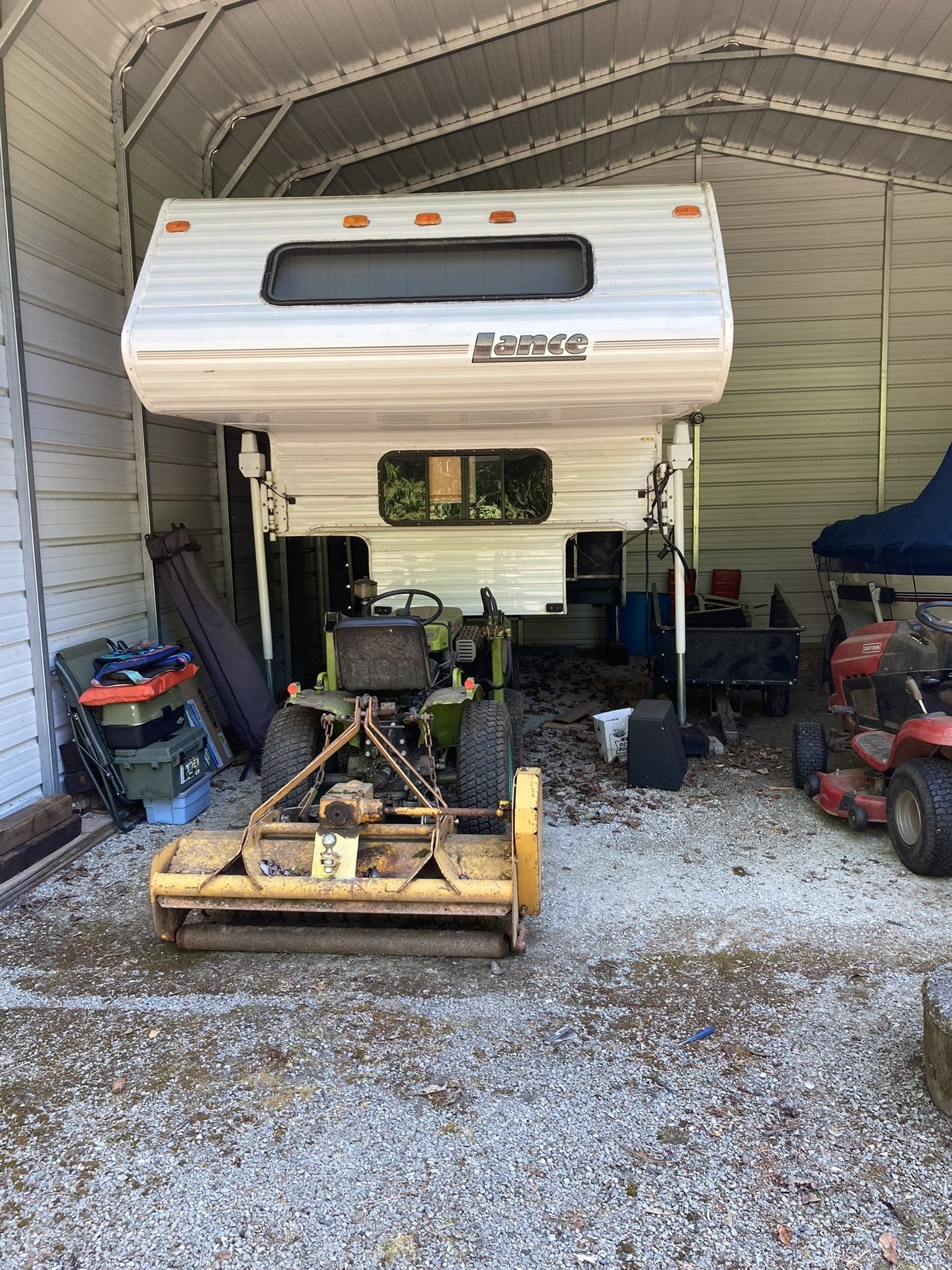 1998 Lance Squire 9500
