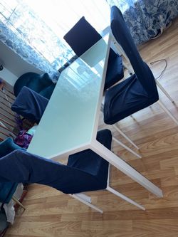 Table w/chairs