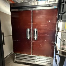 Double door refrigerator 