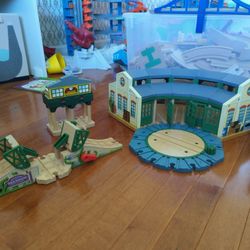 Thomas The Train Wooden City/Tracks