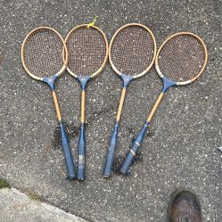Valiant Badminton Racket