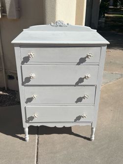 Shabby chic dresser drawers