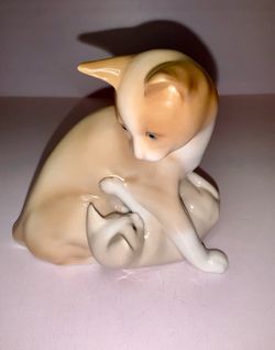 Franklin Mint Mother’s Devotion by Paul Sze 1988 Porcelain Cat & Kitten Figurine