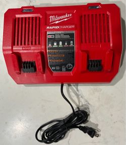 Milwaukee M18 Dual Bay Rapid Charger