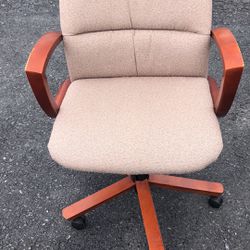 Super Strong And Comfortable Office Chair