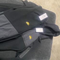 men’s nike tech outfit 