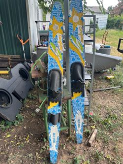Water skis
