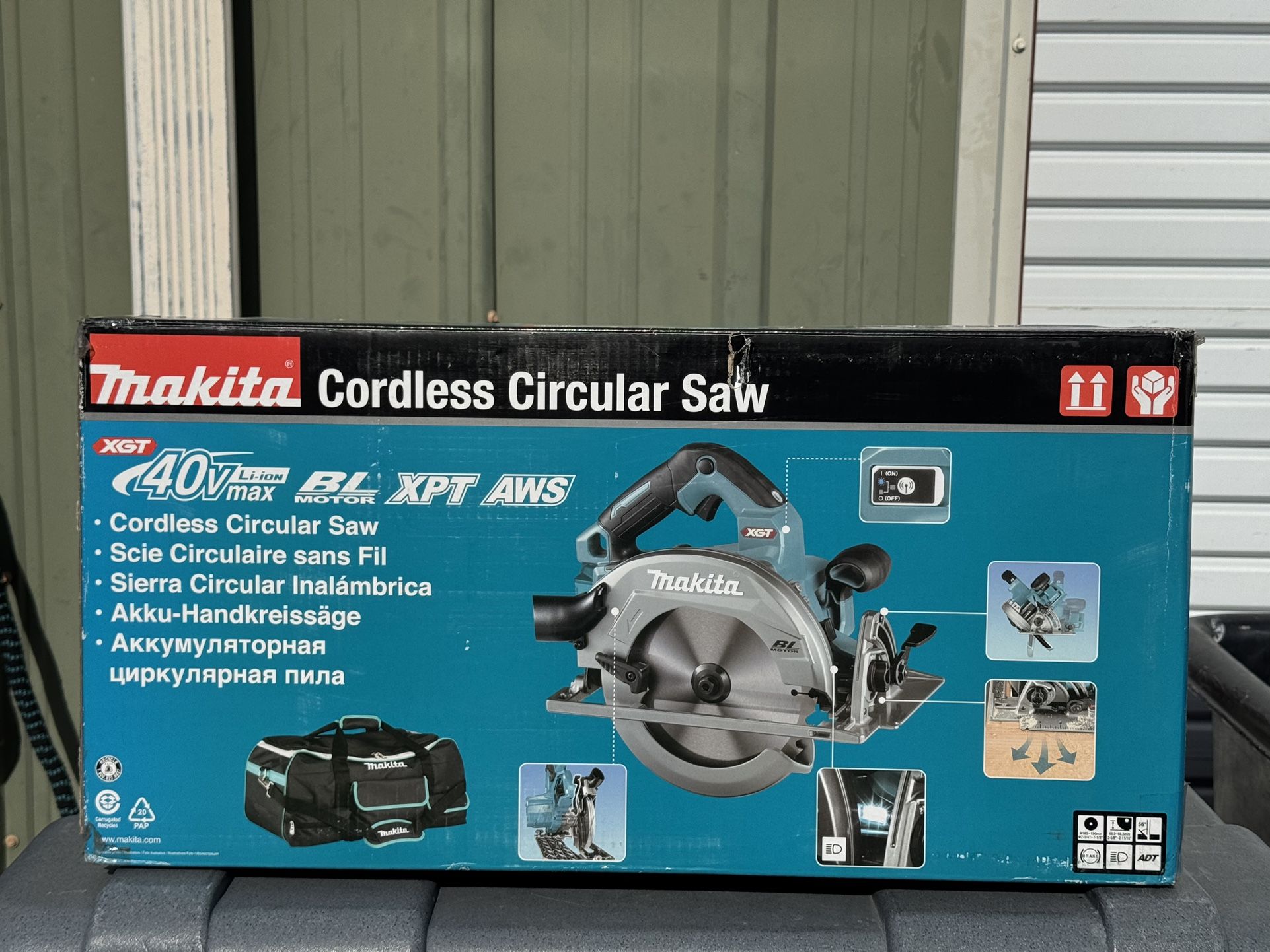 New!! Makita GSH01M1 40V max XGT Li-Ion 7-1/4" AWS Capable Circular Saw Kit (4 Ah)