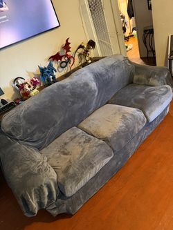 Free couch -Need gone ASAP