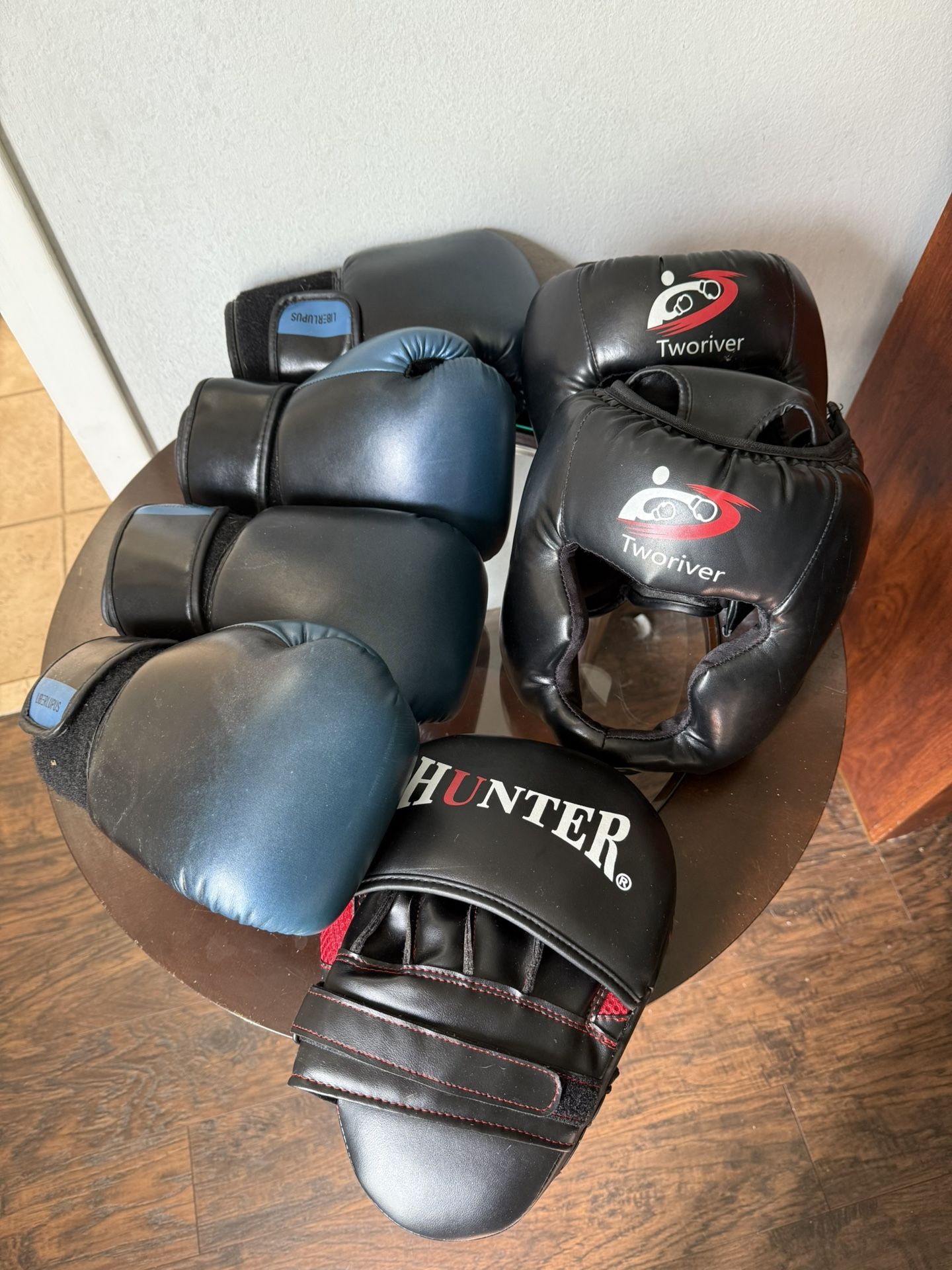 Boxing Glove Set - Sparring Masks, Practice Pad