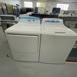 GE Washer 4.0 Cu Ft Capacity And Dryer Gas 7.0 Cu Ft