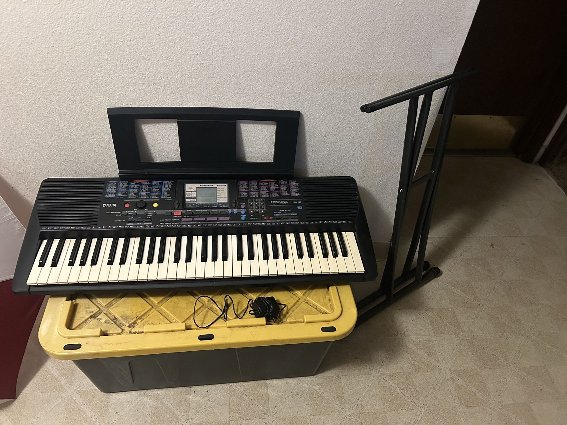 Yamaha PSR-220 Keyboard, Power supply in good condition.  This is a great older keyboard w/100 great sounds, many songs, the ability to record and pla