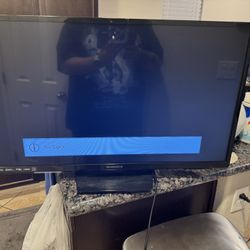 32 Inch TV  With Remote