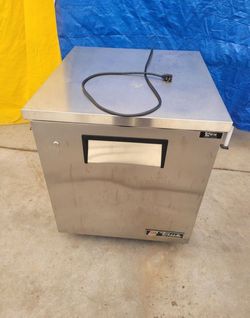 True undercounter commercial refrigerator