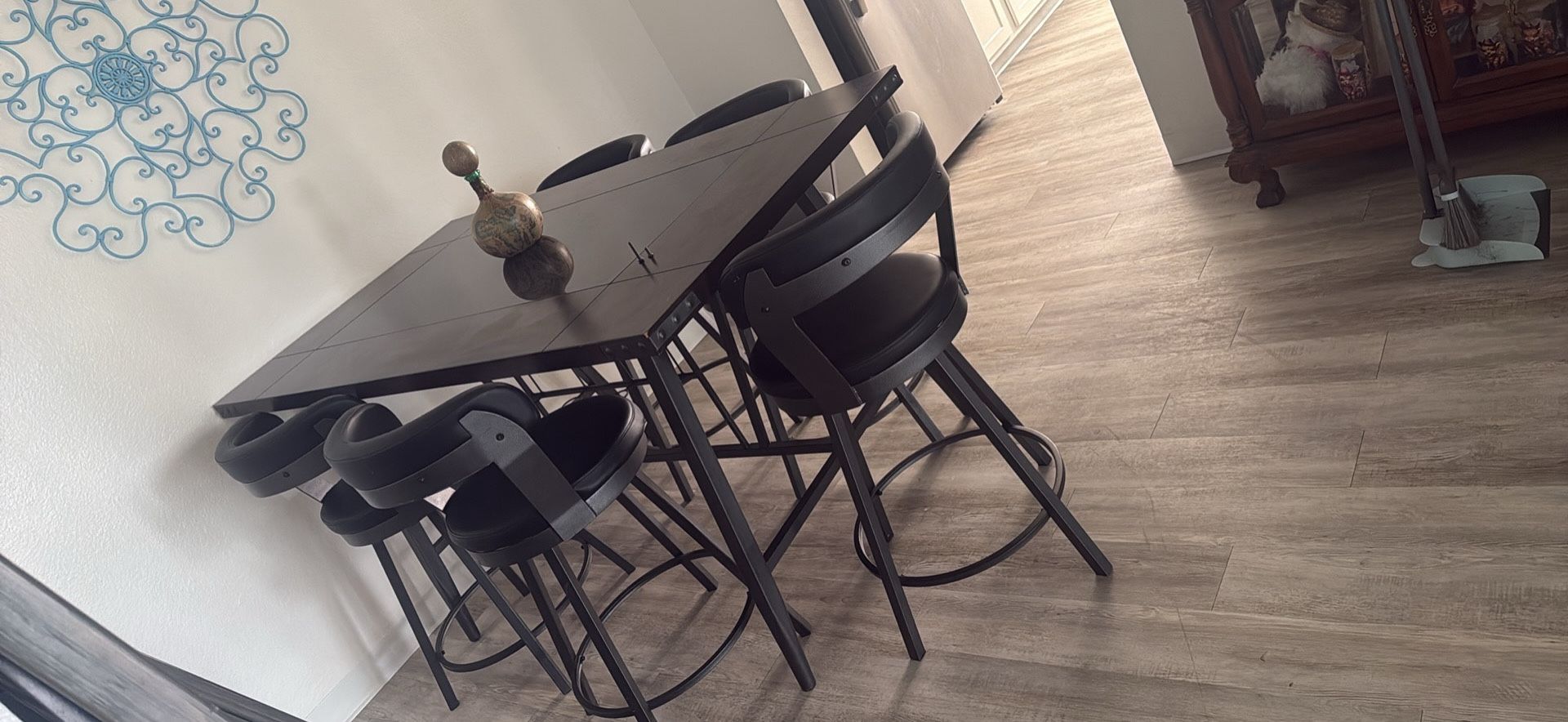 Kitchen Table And Chairs