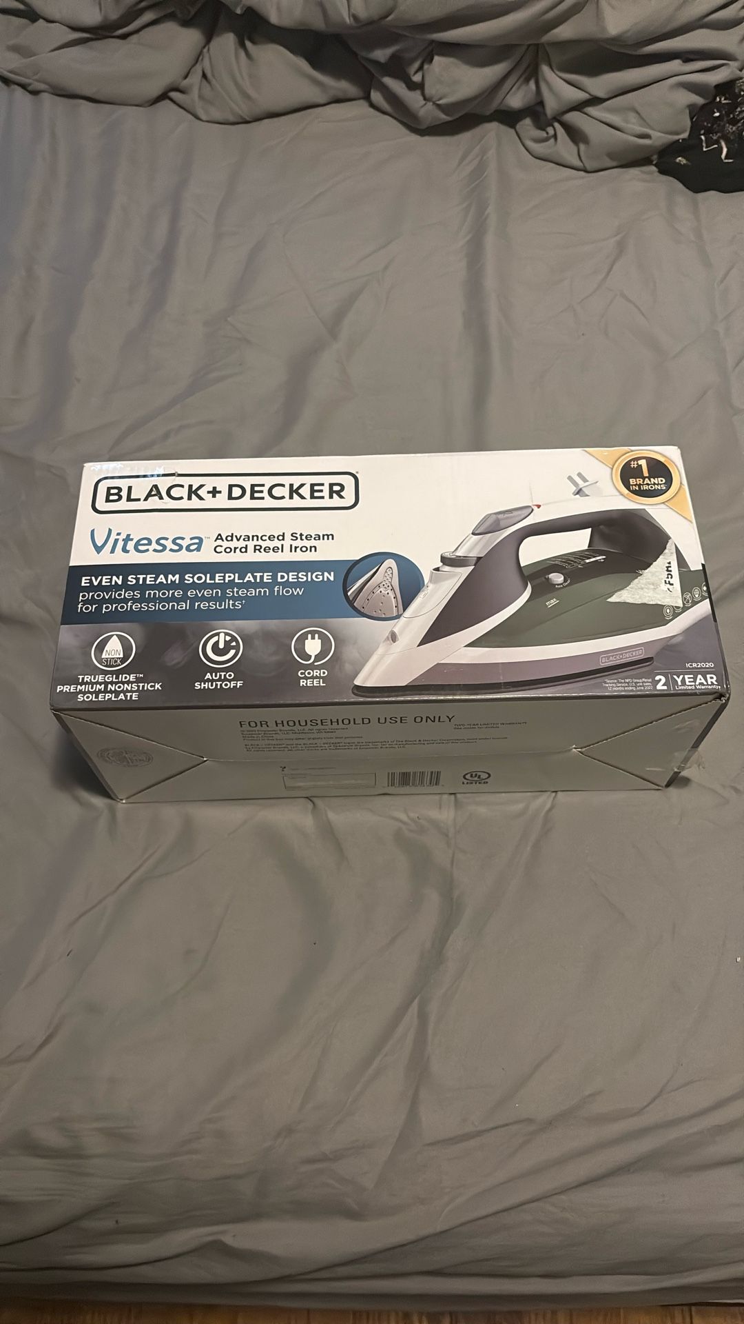 BLACK+DECKER Vitessa Advanced Steam Iron, ICR2020, Even Steam Nonstick Soleplate, Auto Shutoff, Tangle-Free Retractabel Cord, Green