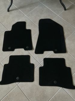 KIA Sportage floor mats (Cash only)