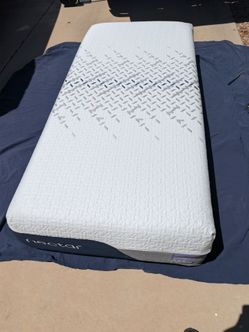 Matching Nectar Luxe Memory Foam Twin XL Mattresses – Split King Set
