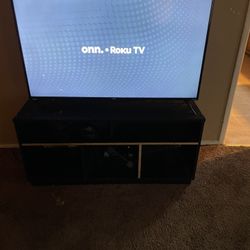 Roku Smart Tv With Tv Stand 