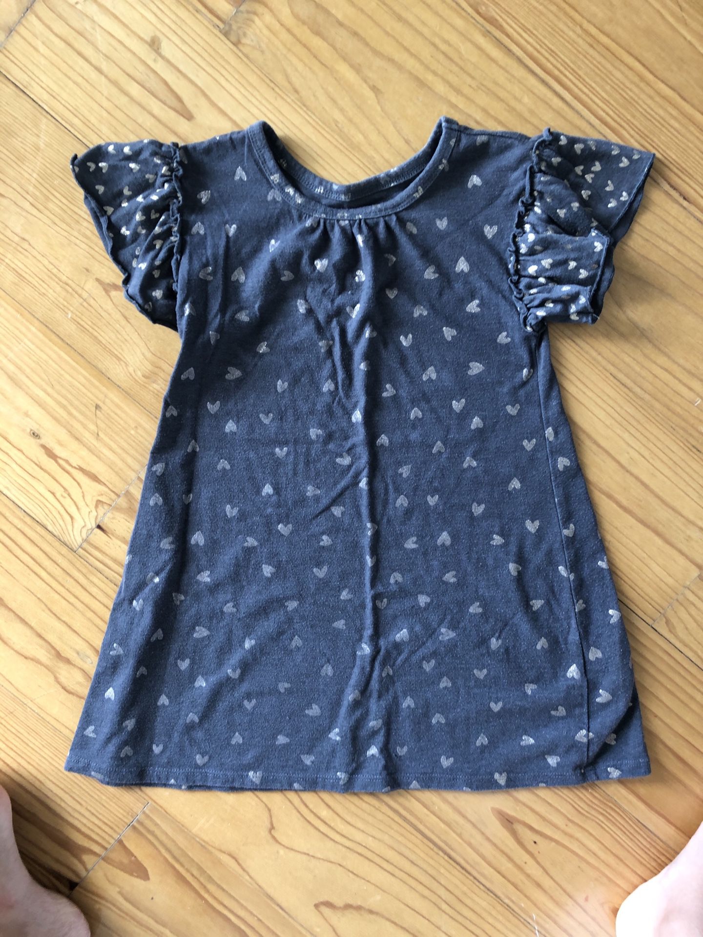 Girls dresses and clothes size 4-6t