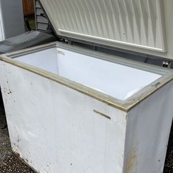 Chest freezer