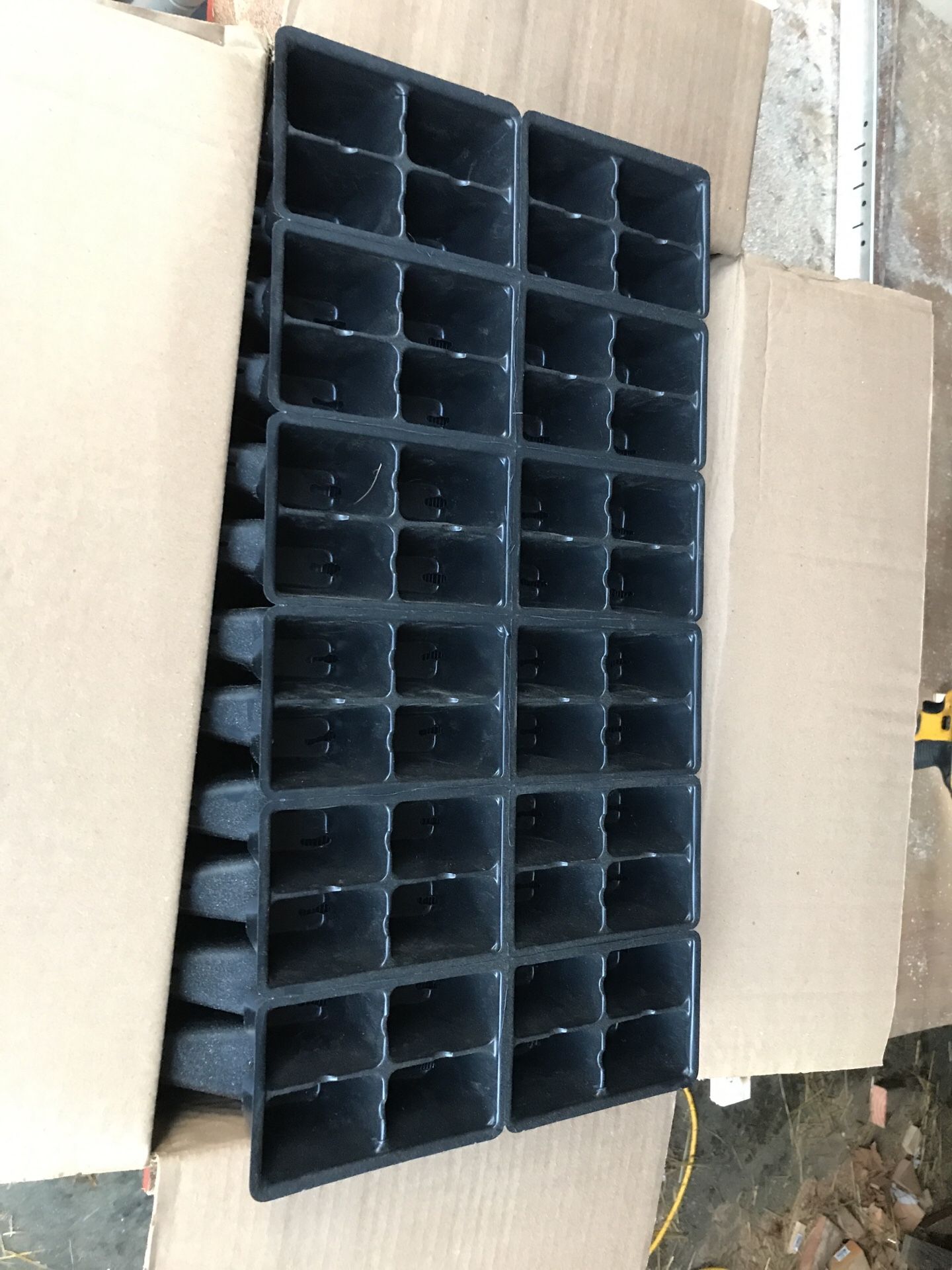 4 cell seed trays Nursery Seed Starting Tray 100 trays $40 firm new never used
