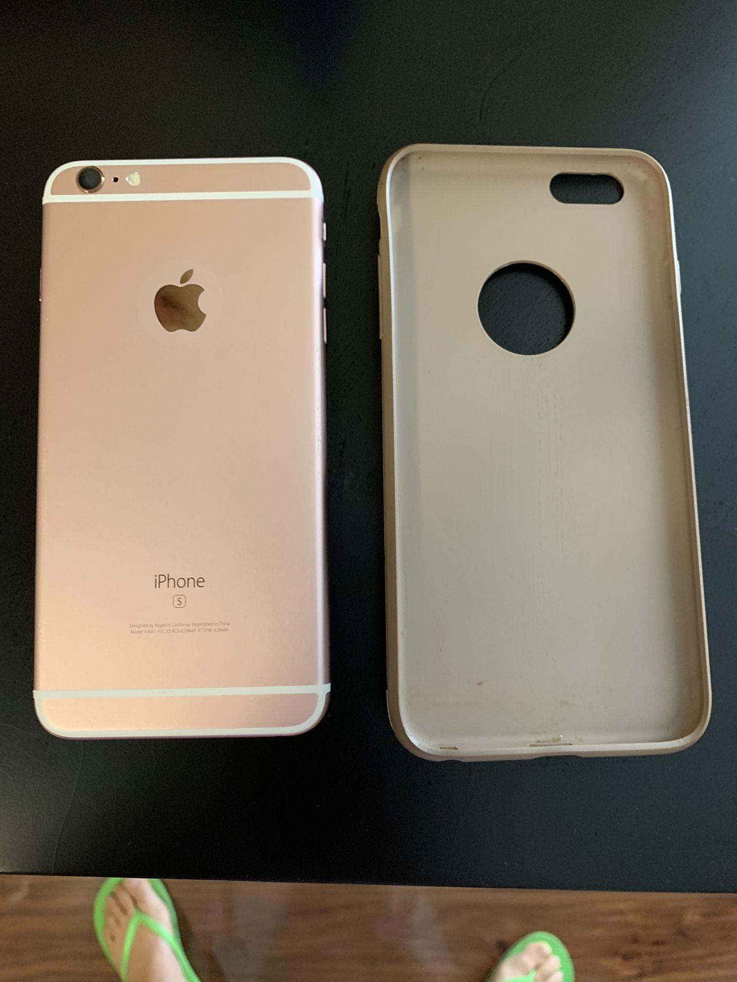 iPhone 6s 64gb unlocked with Cover was $55pick up only