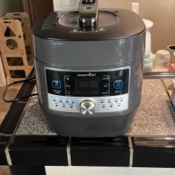 Pampered Chef Pressure Cooker