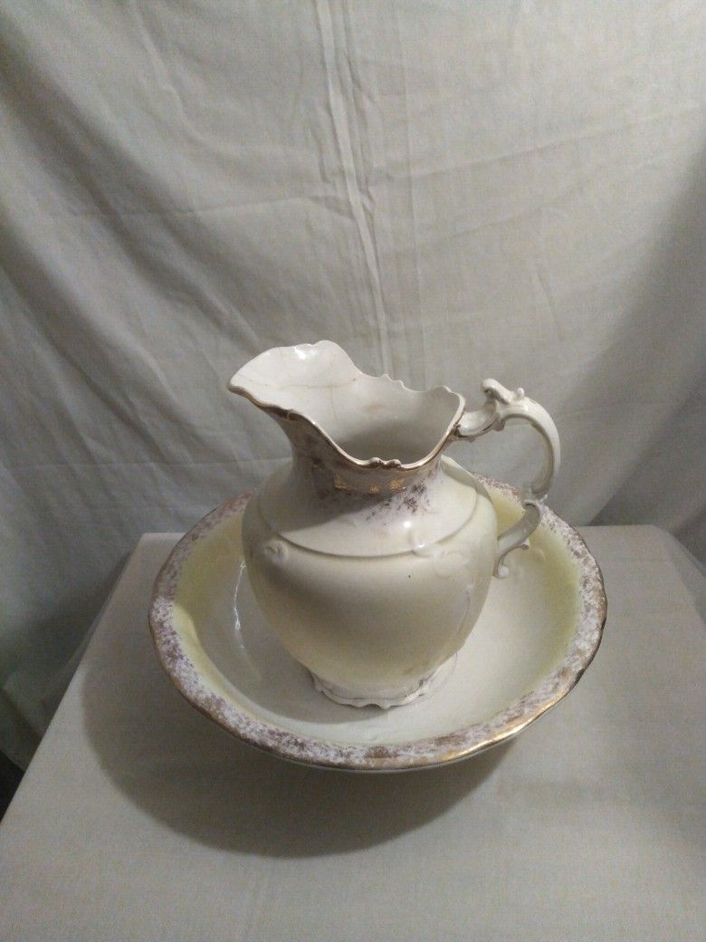 Basin & Pitcher