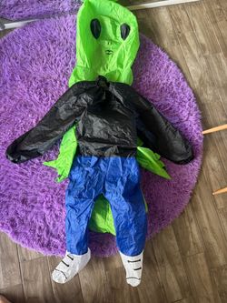 Fun inflatable green alien costume for kids