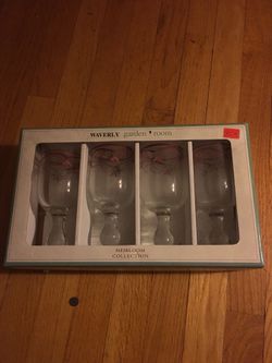 4 pack of wine glasses new!!!!