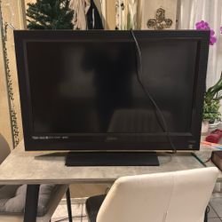 Black Visio Television (VOJ320F1A)