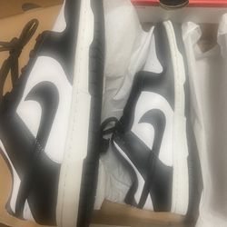 NIKE PANDA DUNKS SIZE 10