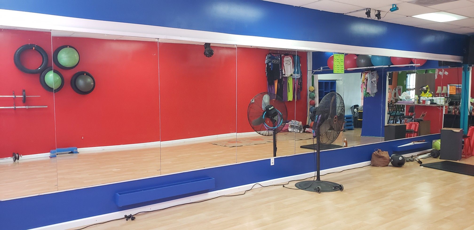 GYM MIRRORS 50 X 72 INCHES PERFEC TO MAKE A SMALL GYM ON YOUR GARAGE
