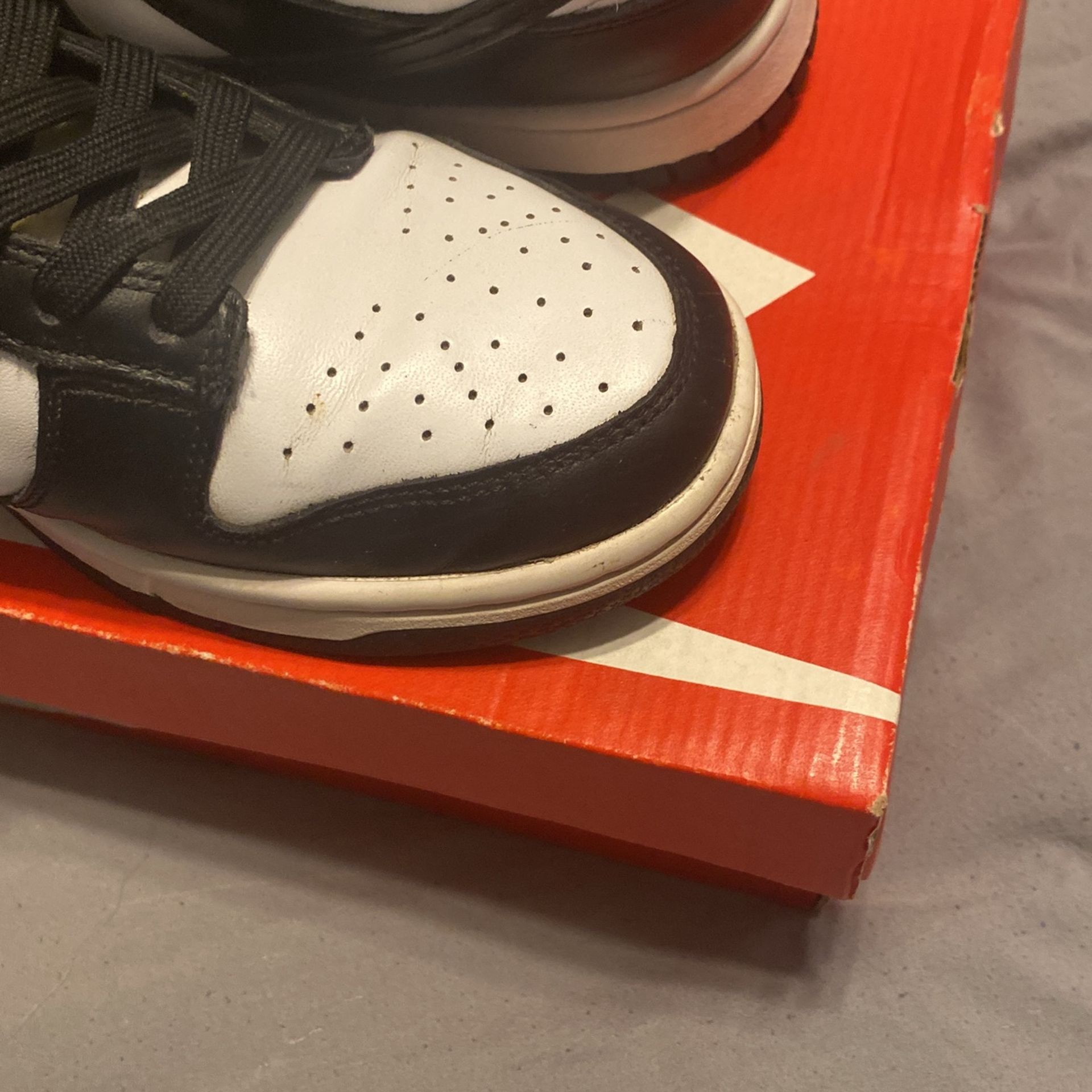 Nike Panda Dunks Low display picture 2