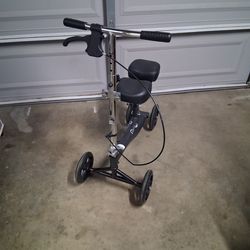 KNEE SCOOTER