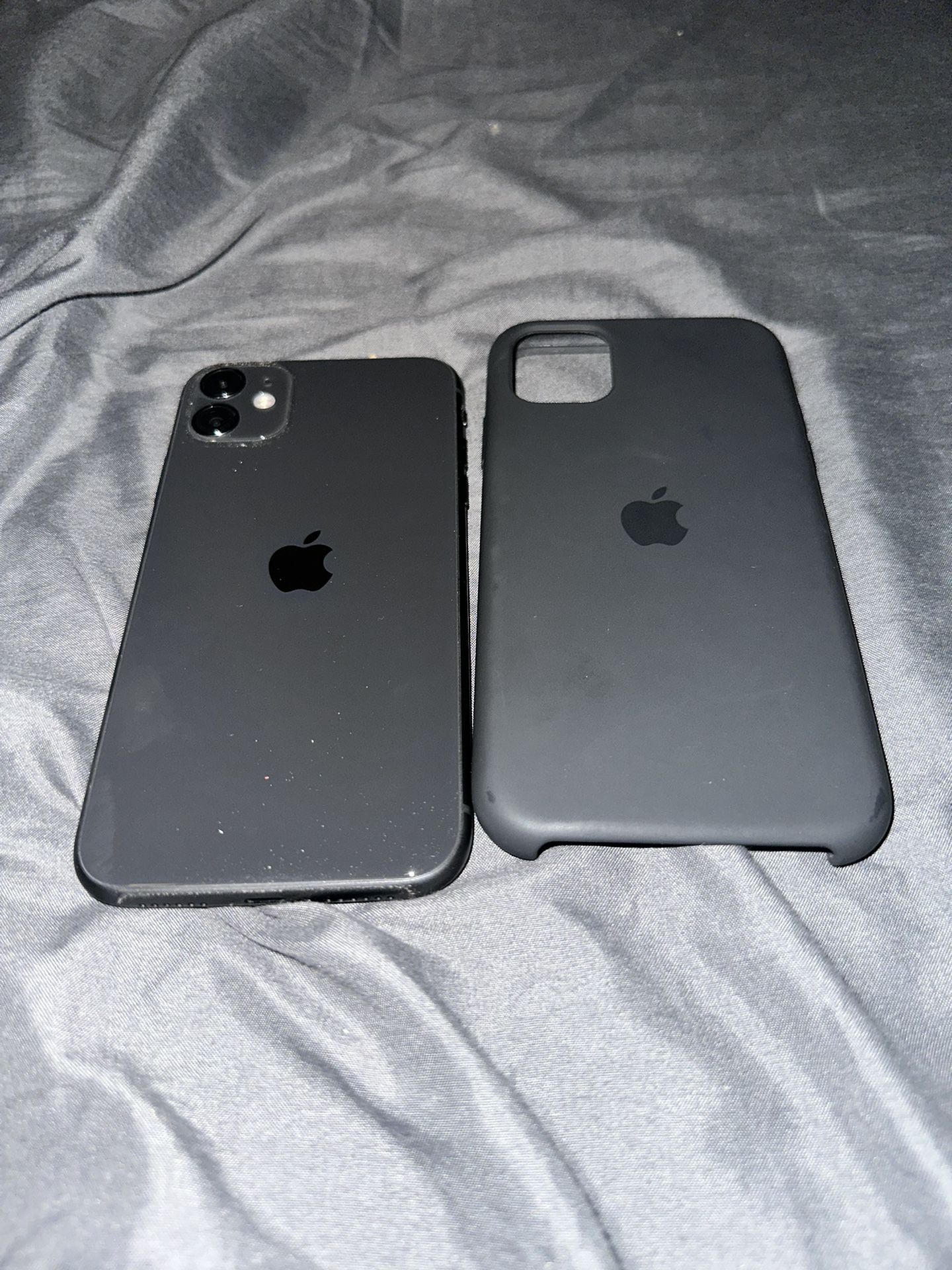iPhone 11 With Apple Case 
