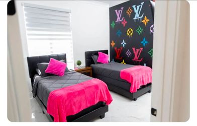 11 Beds Barely Used