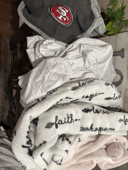 Throw blankets and sheet set