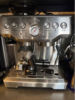 Breville Barista Express Espresso Machine – Like New – Built-In Grinder