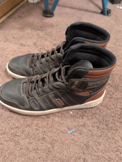 Levi's size 8 men's