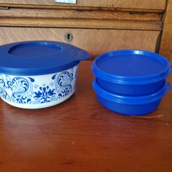 Vintage Tupperware Bowls With Lids