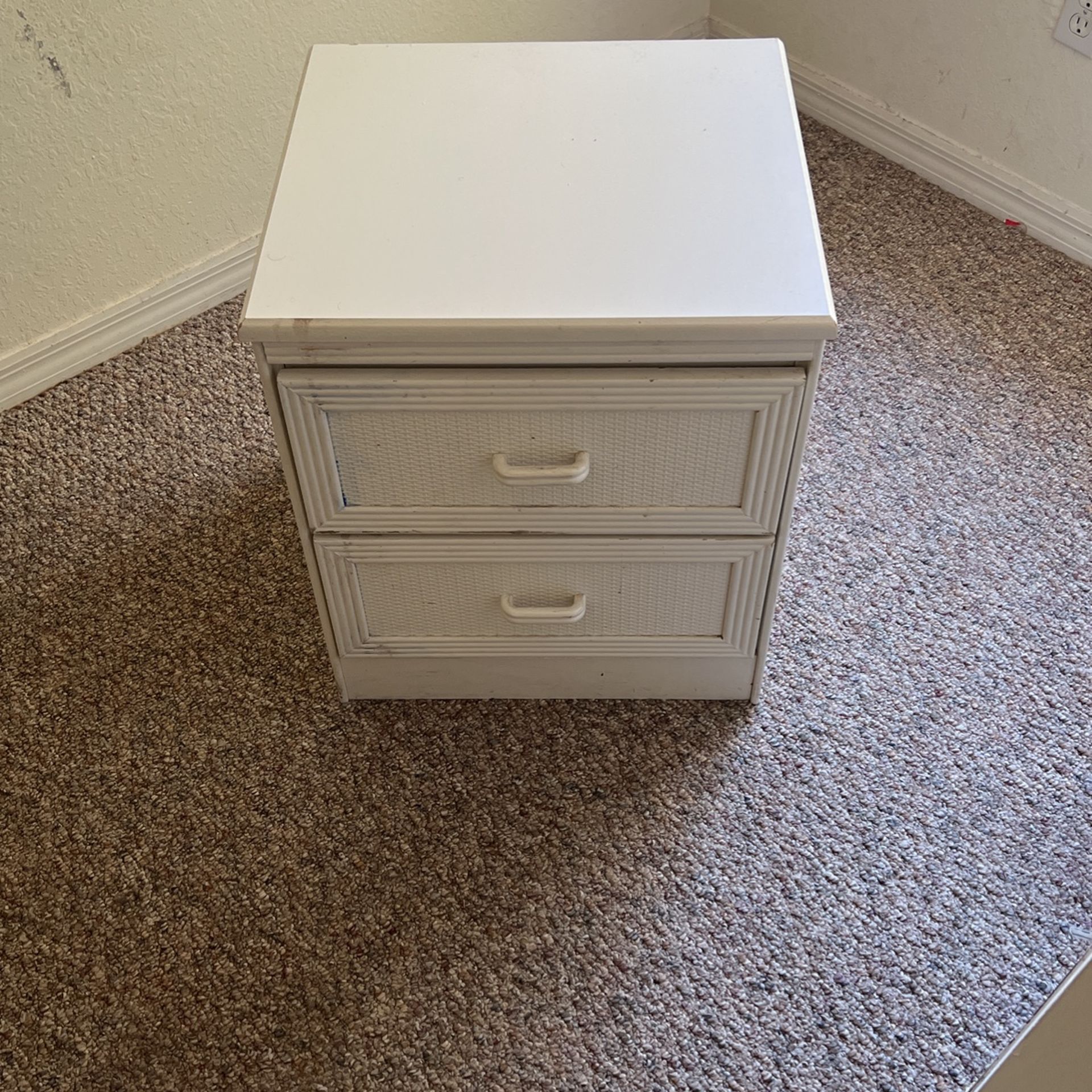 FREE NIGHTSTAND MUST COME PICK UP