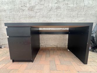 Modern Desk (55” x 25”)
