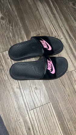 pink nike slides size 8 women