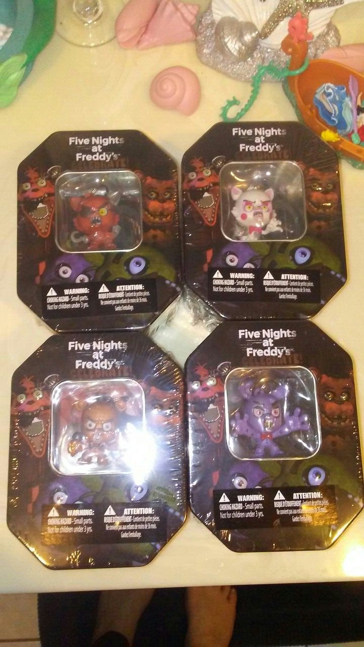 Fnaf five nights at Freddy's trading cards