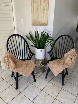 Wooden Arm Accent Chairs 🪑 perfect condition