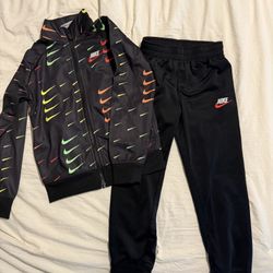Boys Nike Outfit With Jacket And Jogger Pants Size 6