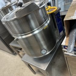 Used 12qt Tilt Kettle 